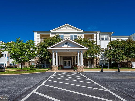 2nd image of 120 Burgess Hill Way APT 307