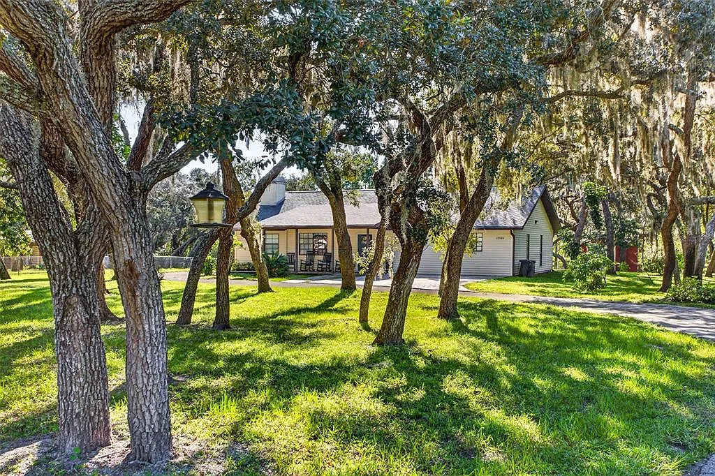4 bed, 2.0 bath, 2340 sqft, $3,500 — Photo 4