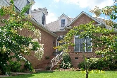 2nd image of 415 Fieldstone Dr