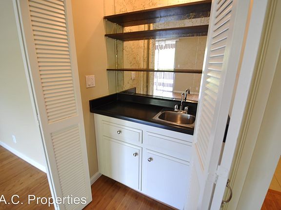 3rd image of 11310 Camarillo St APT 302