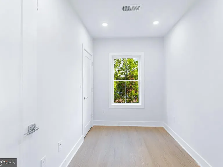 1109 Fern St NW #301 — Photo 11