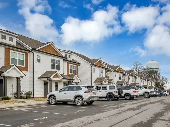 303 E Forge Ct #303, White Bluff, TN 37187
