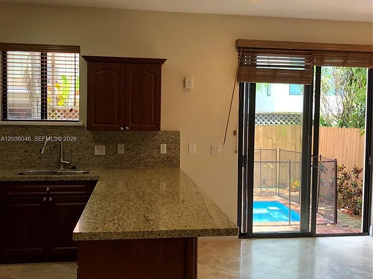 3227 Gifford Ln #3227 — Photo 8
