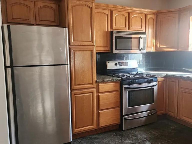 169 Daniels Ave — Photo 5