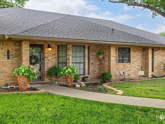 4th image of 3221 Palo Duro Dr