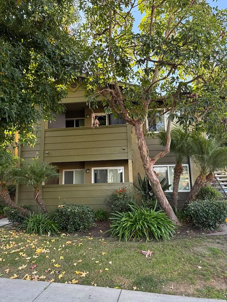 2 bed, 1.0 bath, 819 sqft, $2,650 — Photo 1