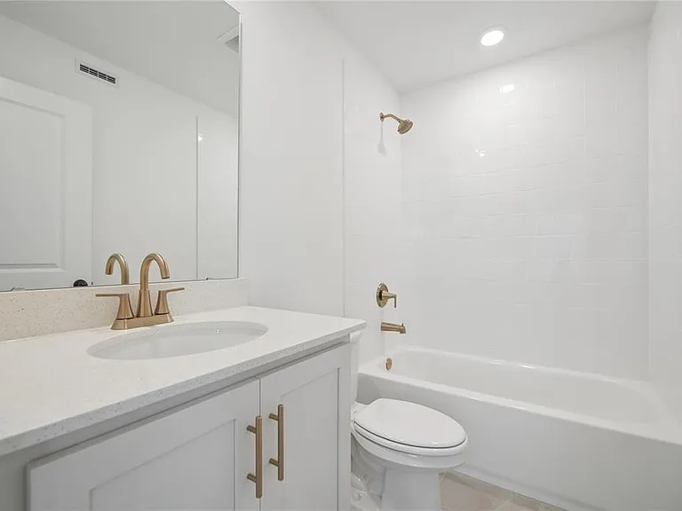 15219 Hamlin Park Dr — Photo 23