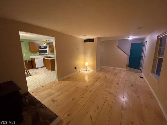 5th image of 5086 Burgundy Ct