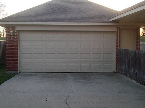 3rd image of 1006 Bayhill Dr