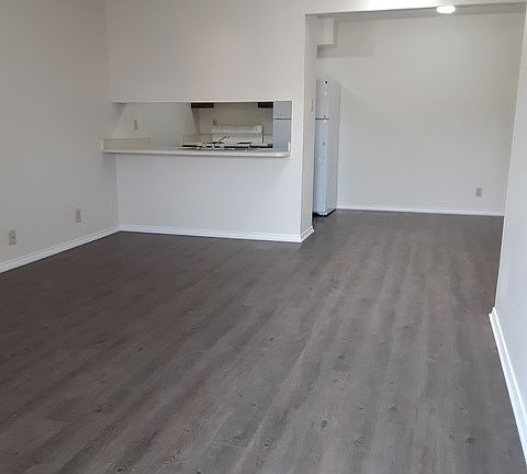 2nd image of 5517 Lochmoor APT 1