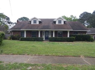 2425 Lakecrest Dr, Shreveport, LA 71109