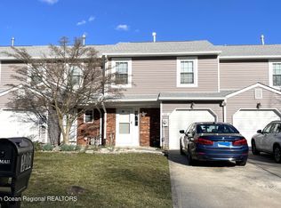 106 Oak Ln, Eatontown, NJ