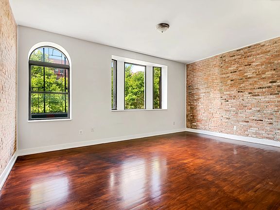 2nd image of 159 W 118th St APT 2G