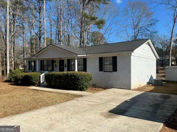 121 Westchester Dr, Barnesville, GA 30204