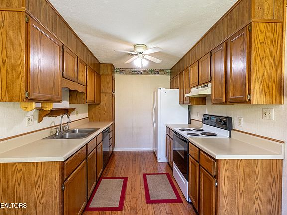 3rd image of 7421 Homestead Dr