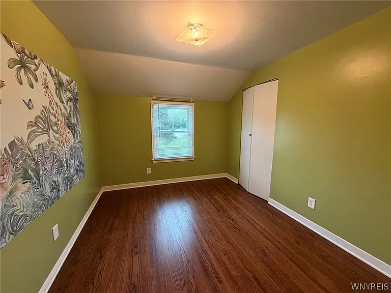 767 Saint Lawrence Ave — Photo 9