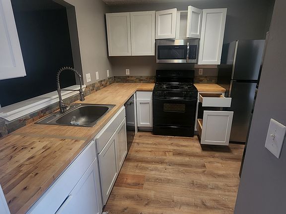 3rd image of 5093 Chupp Way Cir