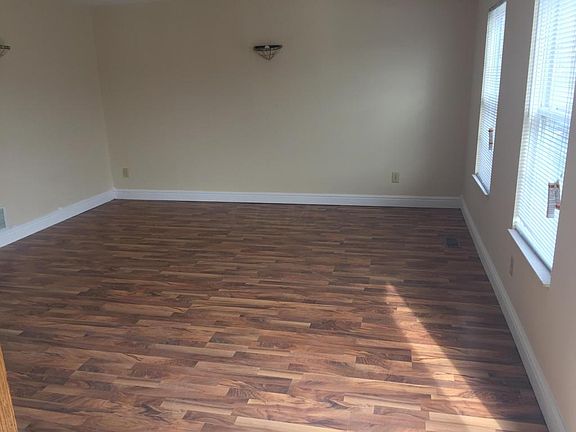 3rd image of 8252 Mariposa St