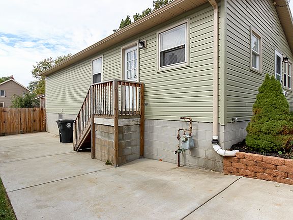 5th image of 462 Sieber Ave