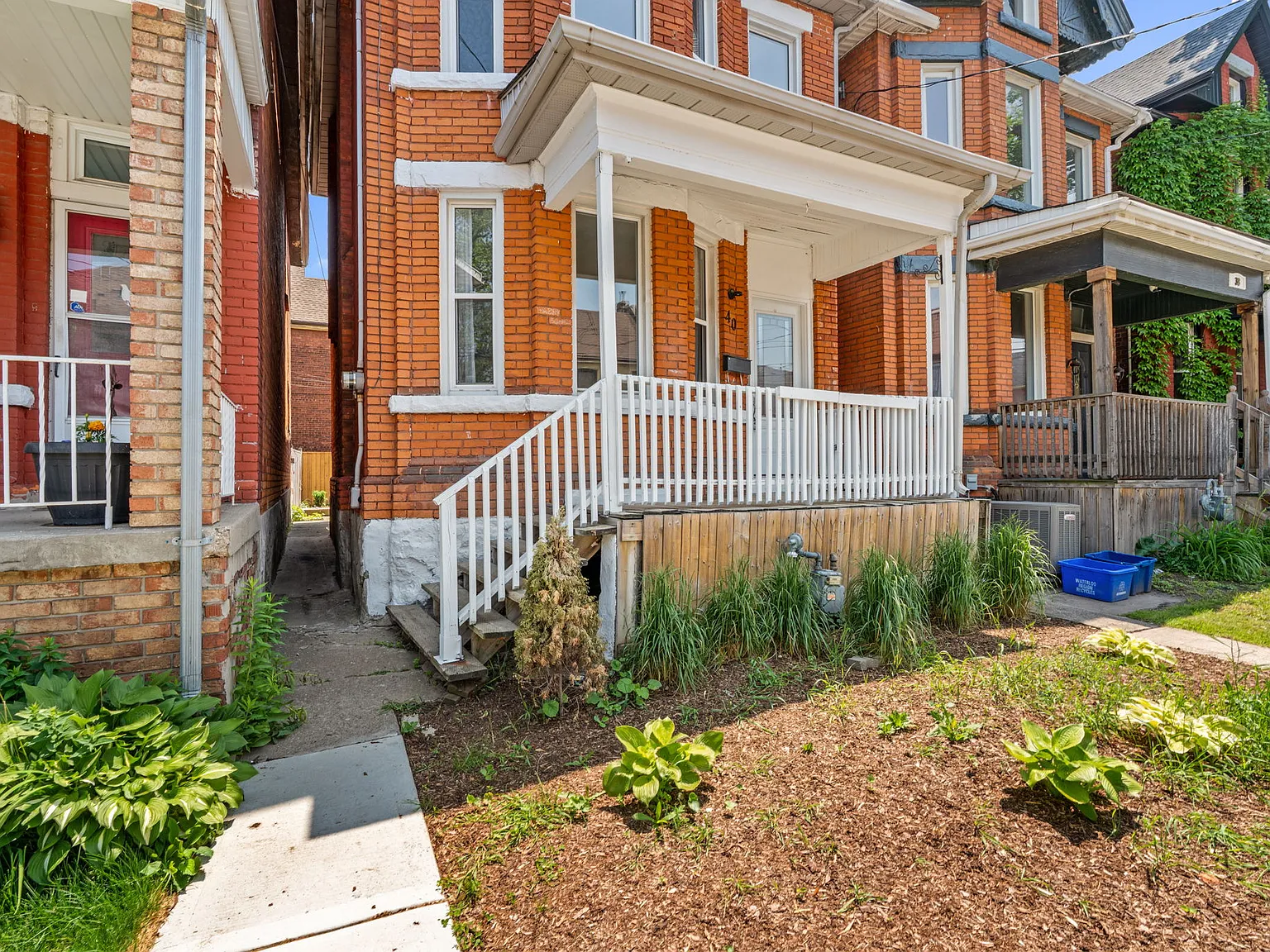 40 Ashley St — Photo 2