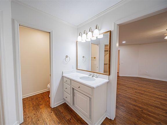 20th image of 7837 Val Del Rd