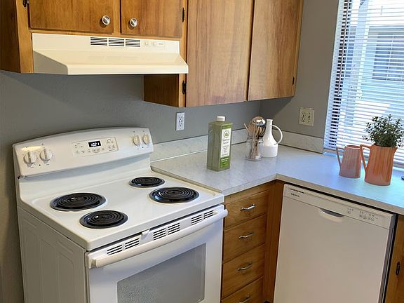 4th image of 1214-1218 S 40th Ave #1216B