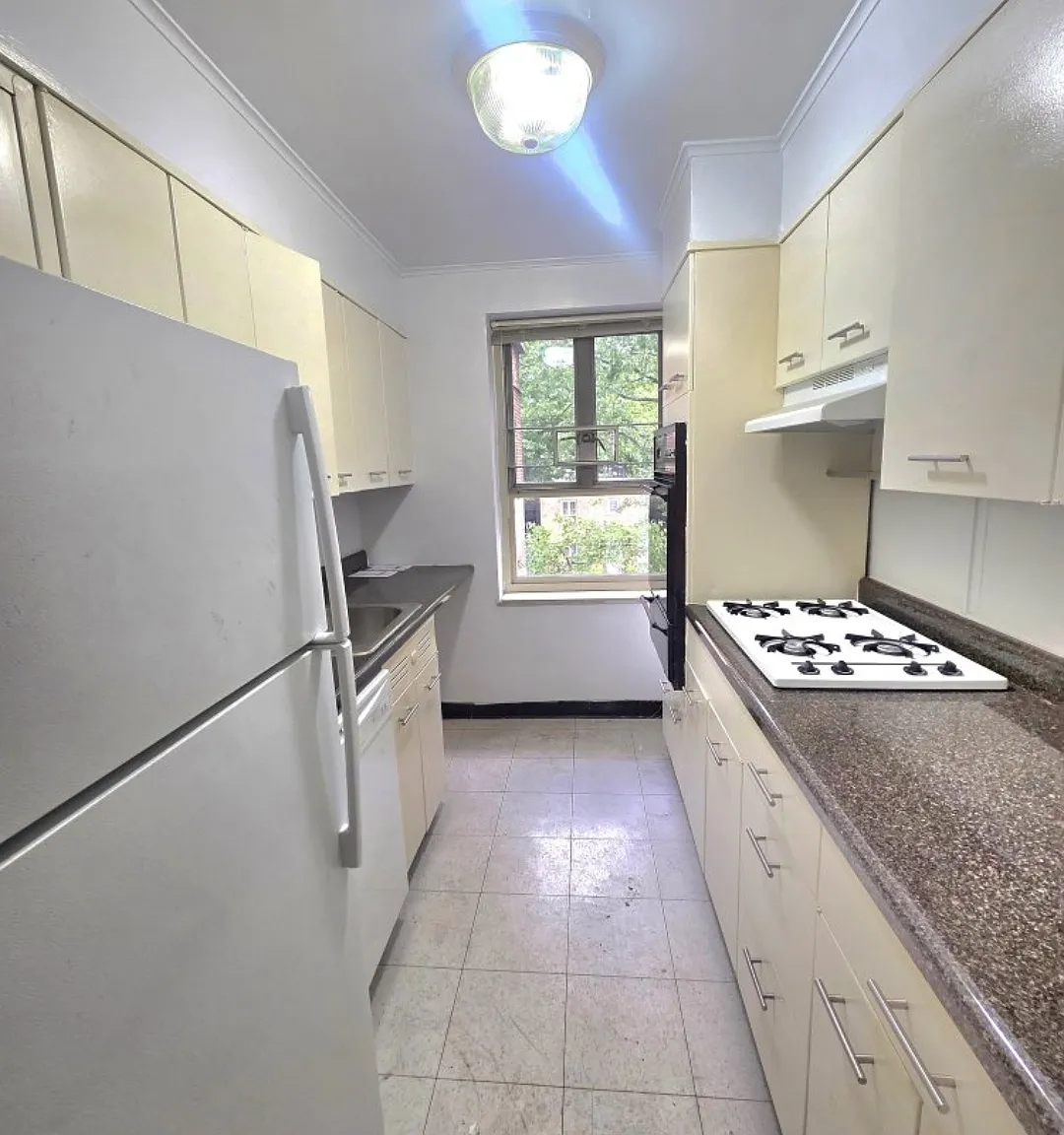 1 bed, 825 sqft, $2,230 — Photo 4