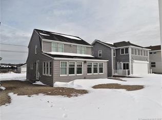 135 Old Mail Trl, Westbrook, CT 06498