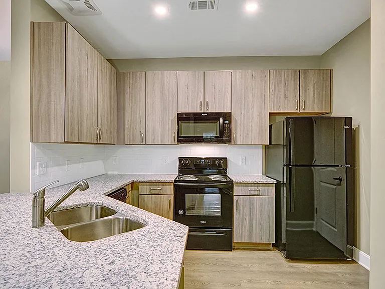 York Woods at Lake Murray Apartment Homes — Photo 6