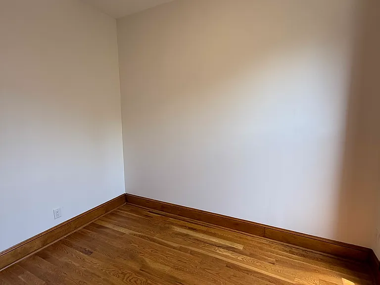 19 Herkimer St #5 — Photo 6