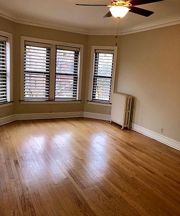 3rd image of 3706 N Lakewood Ave APT 3N