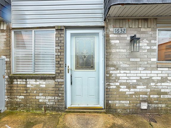 5th image of 1632 Glenn Bo Dr