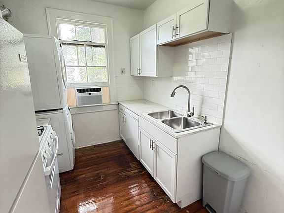 5th image of 1617 Foucher St