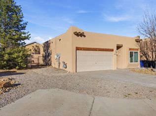5623 Saturnia Rd NW, Albuquerque, NM 87114
