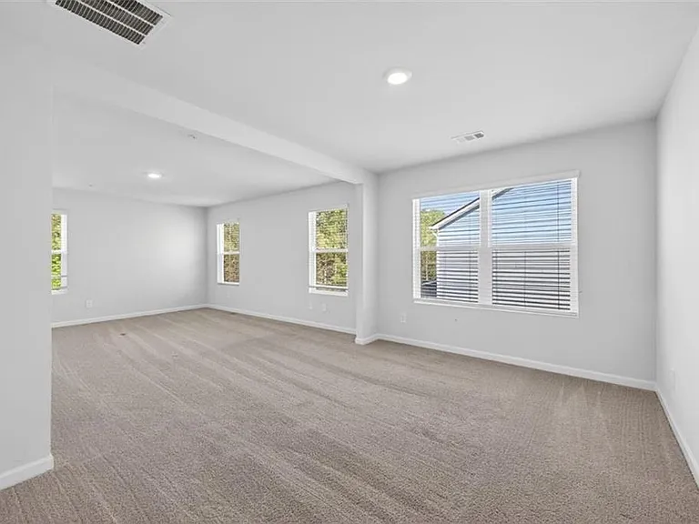 7566 Jennadee Dr — Photo 15