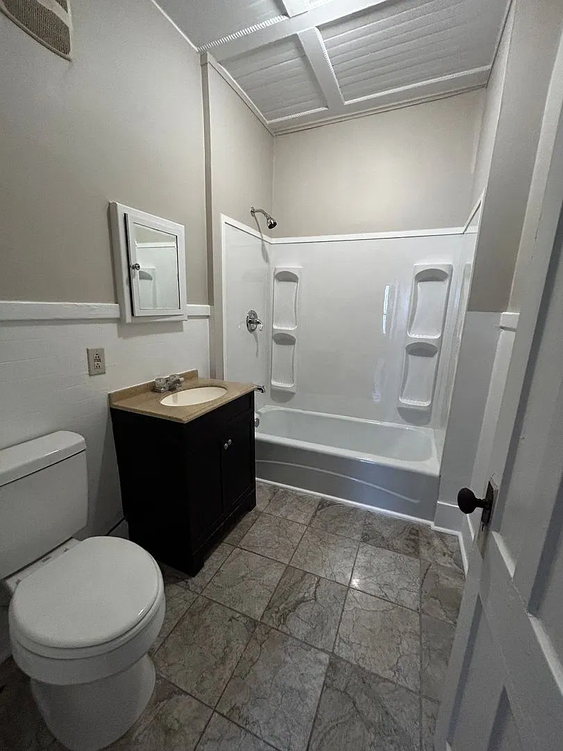 17 Argyle — Photo 1