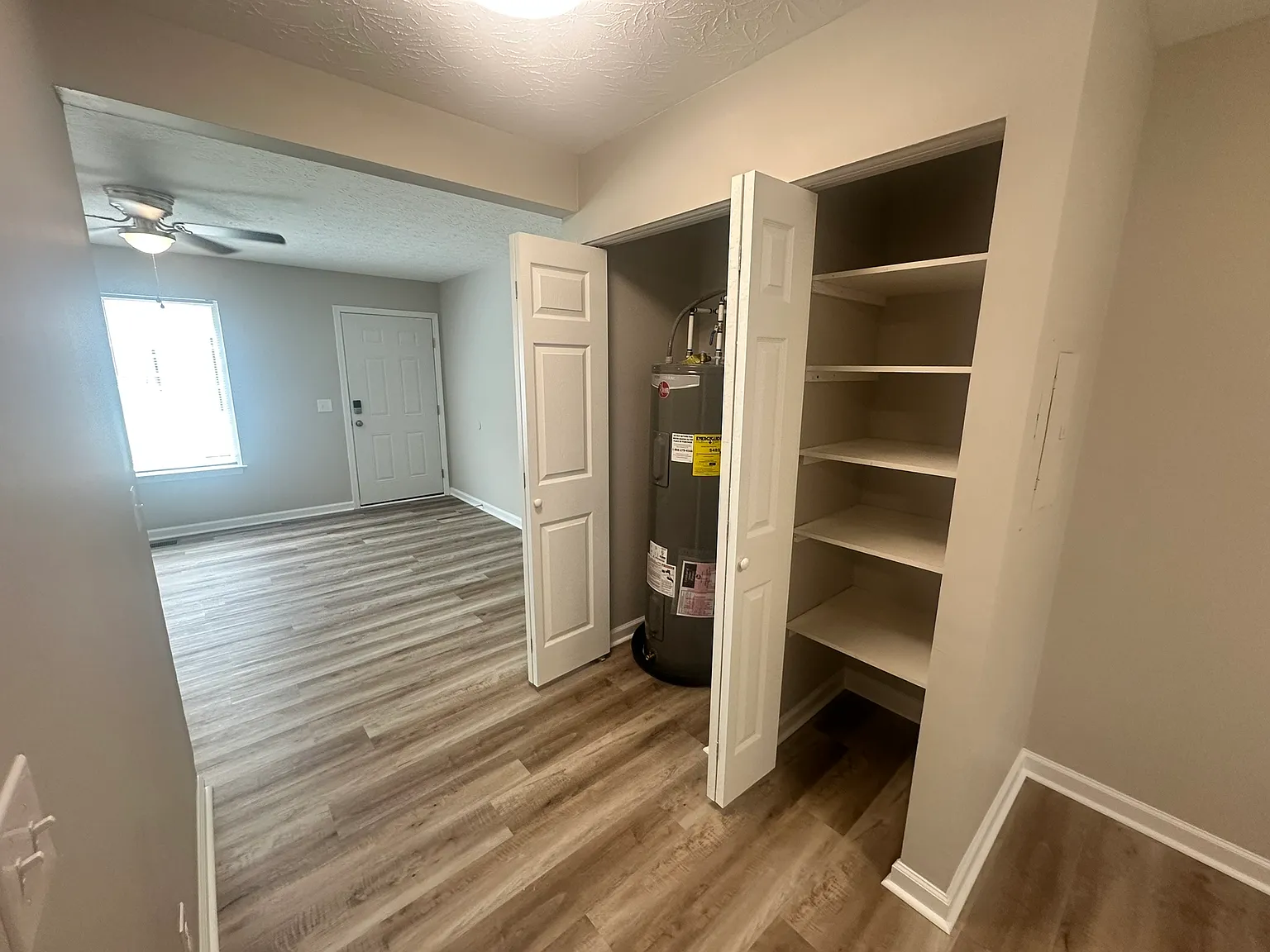 2 bed, 800 sqft, $1,425 — Photo 4