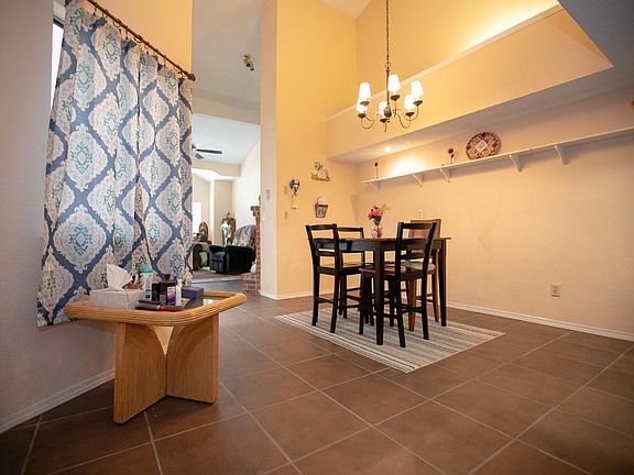 5th image of 10901 Sagebrush Way #A
