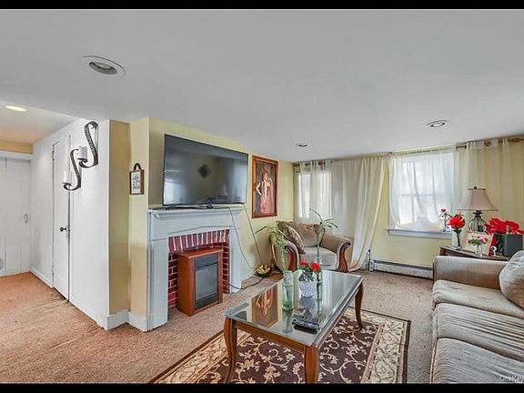 3rd image of 21 Dolson Ave #0