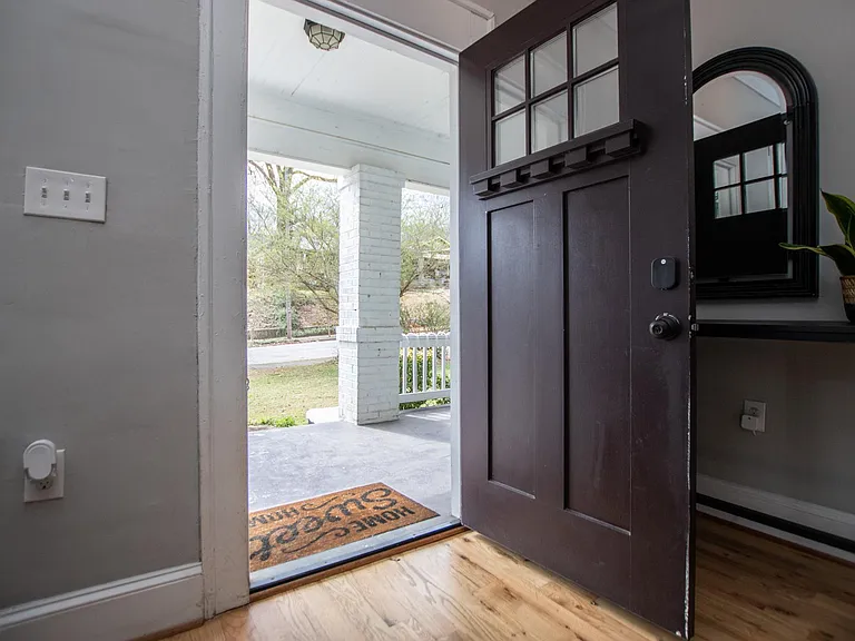 703 Erin Ave SW — Photo 9