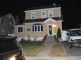 677 Riverside Ave, Baldwin, NY 11510