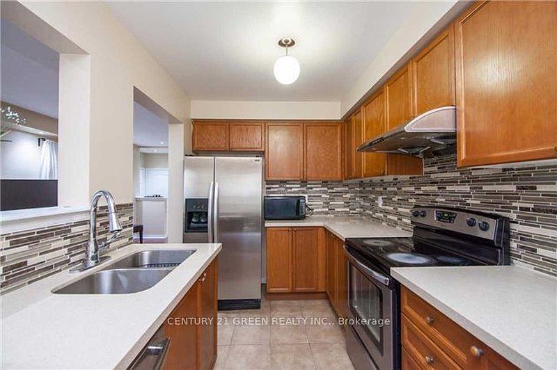 Brampton House for rent - 3 Bedrooms — photo 8