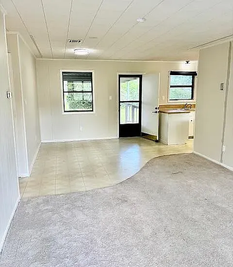 232 Auburn Dr — Photo 2