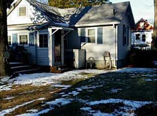 110 Everglade Ave, Warwick, RI 02886