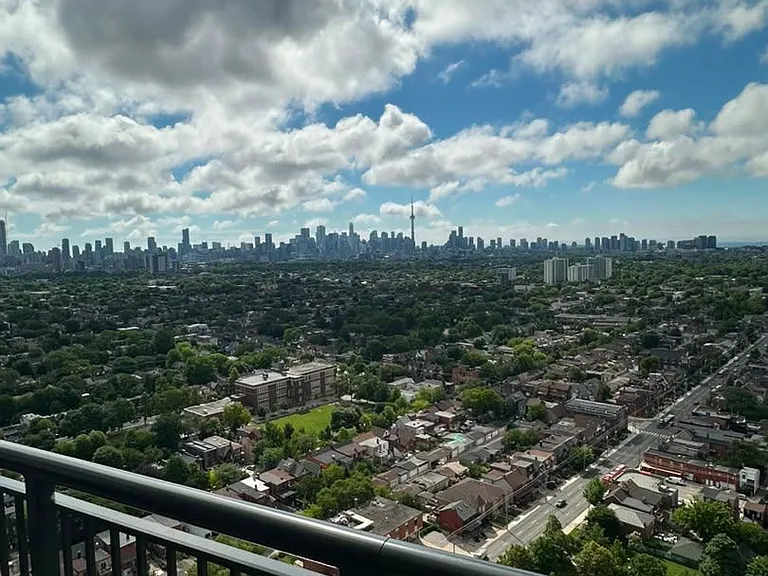 1185 Dupont St N #2710 — Photo 14