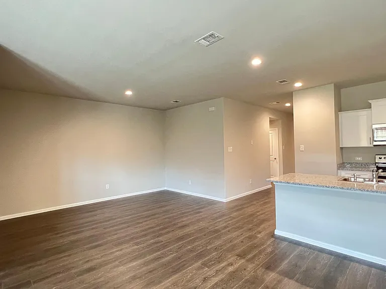 1416 Dillard Creek Dr — Photo 10