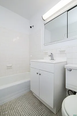 Sold by Akam Sales and Brokerage | media 22