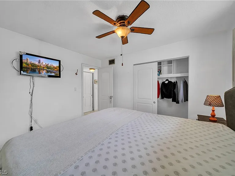 730 Joel Blvd — Photo 13