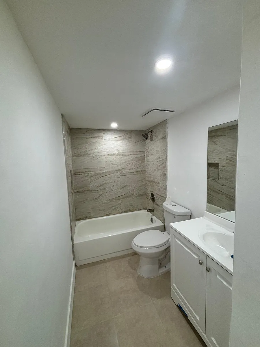 Building Photo - 8002 SW 149th Ave #B304