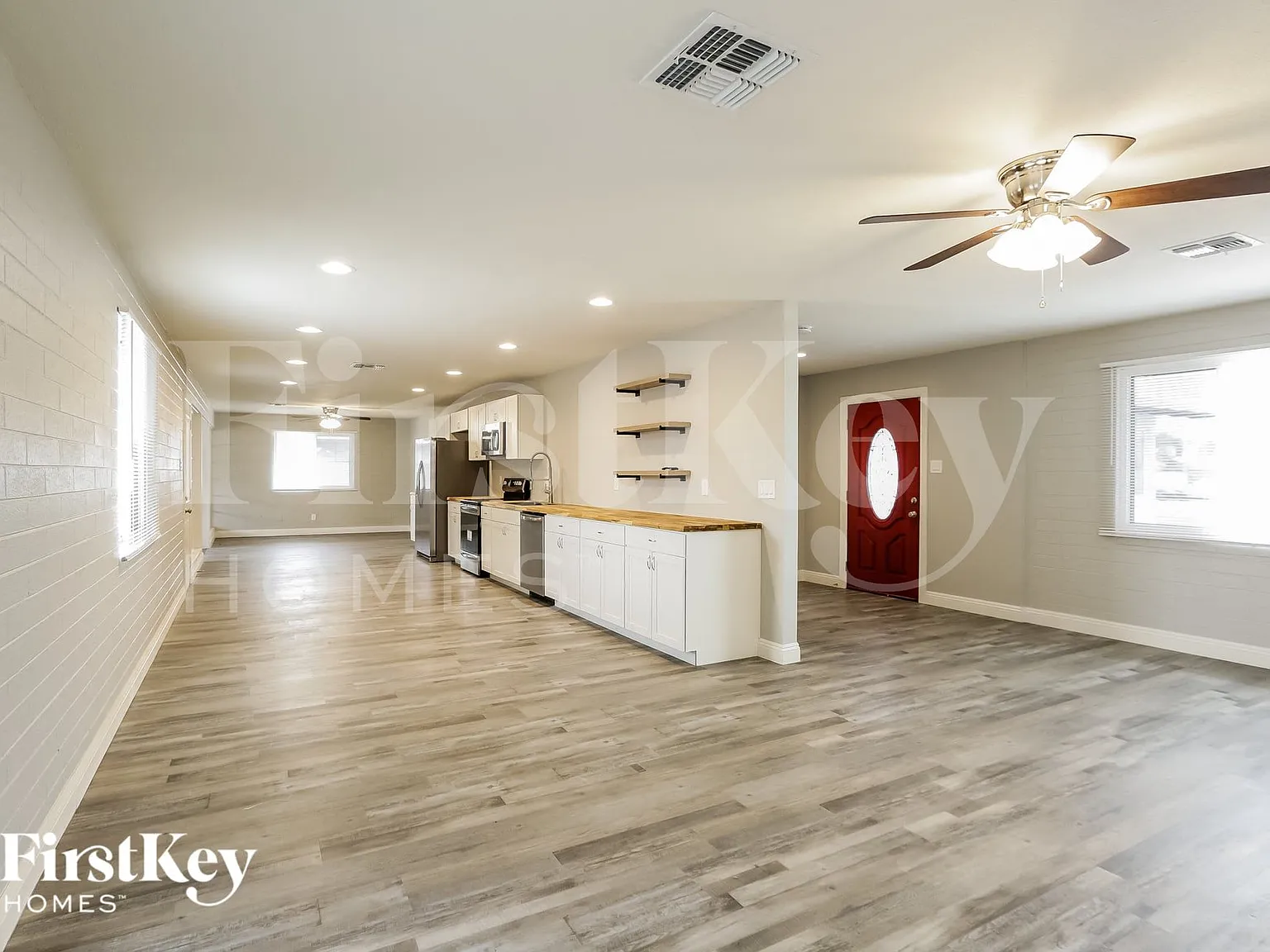 3 bed, 2.0 bath, 2116 sqft, $2,365 — Photo 4